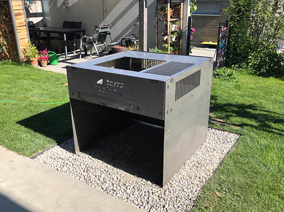 Image description: Grill Web